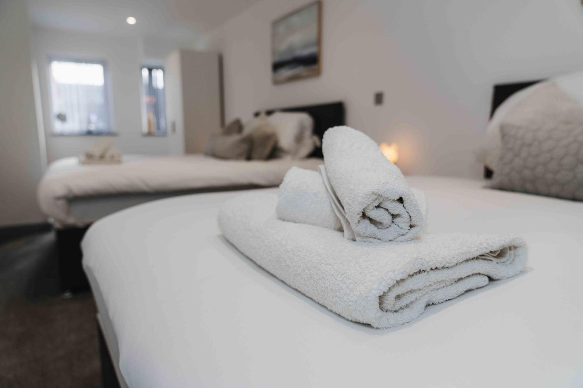 Stunning Luxury By Vichy Apartment Kingston upon Hull